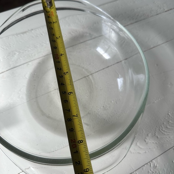 Vintage Pyrex 3 quart bowl, 2 court bowl clear no chips, cracks or breaks - Picture 7 of 8